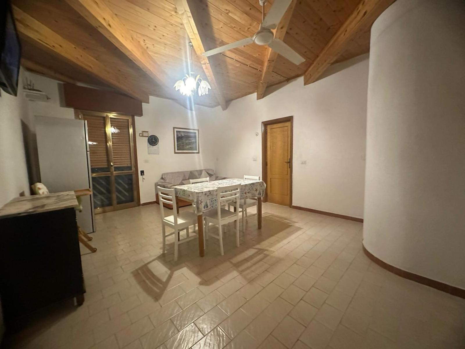 Villino Nausika Fronte Mare B Torre Lapillo Exterior foto