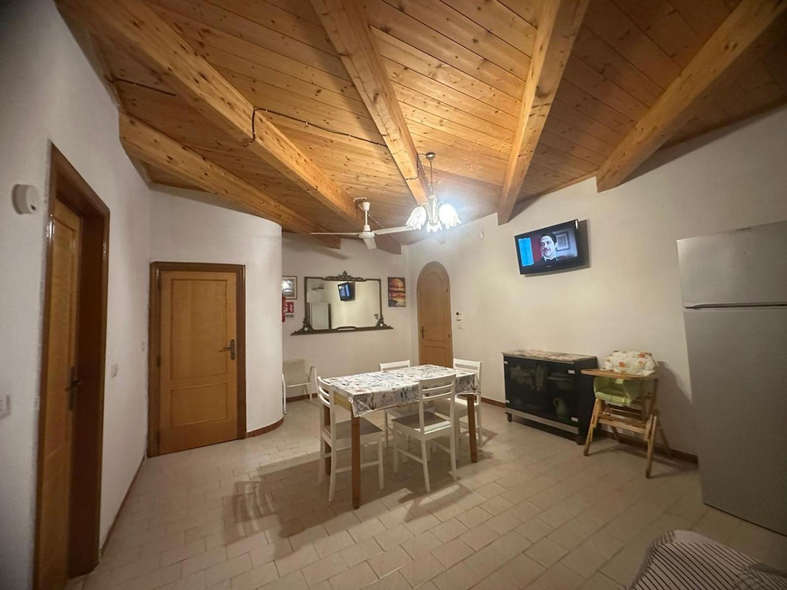Villino Nausika Fronte Mare B Torre Lapillo Exterior foto
